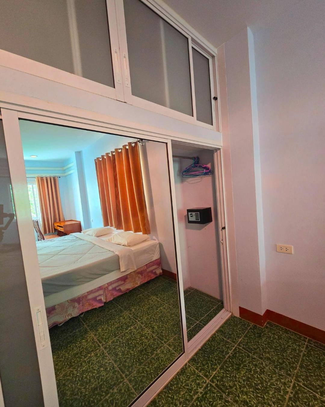 Hotel Jardin Pattaya Exterior foto